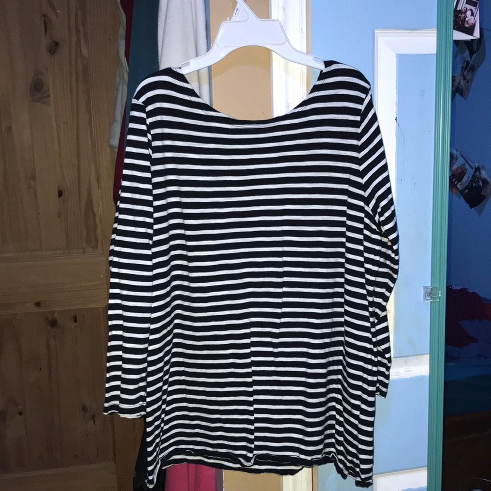 Black and white long sleeve